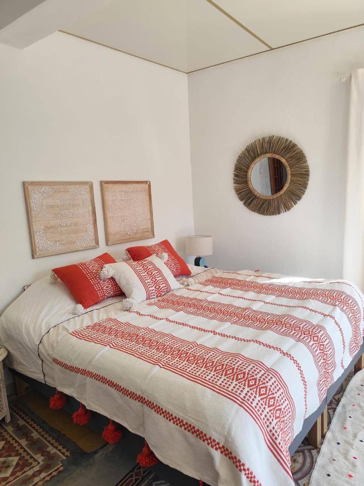 Casa Louisa Bed & Breakfast Serralongue Ngoại thất bức ảnh